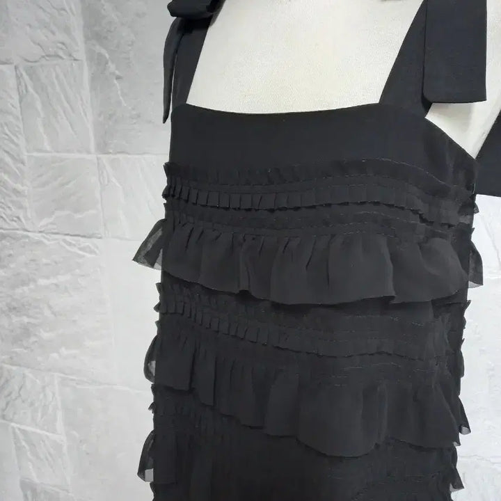 [BUNJANG] Black Frill Strap Long Dress / 블랙 프릴 끈 롱 원피스(새옷)