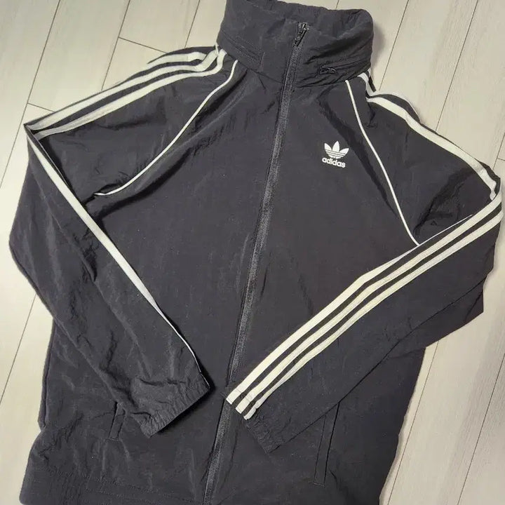 [SOLD OUT] 아디다스 슈퍼스타 윈드브레이커 CW1309 바람막이 집업 사이즈95 m