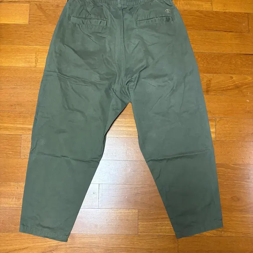 [BUNJANG] Champion Khaki Pants / 챔피온 카키 팬츠