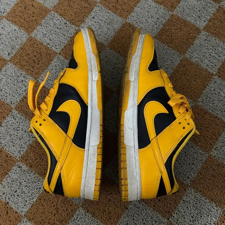 [BUNJANG] Nike Dunk Low Retro Championship Goldenrod Sneakers (Size 260) / [사이즈260] 나이키 덩크 로우 레트로 챔피언쉽 골든로드