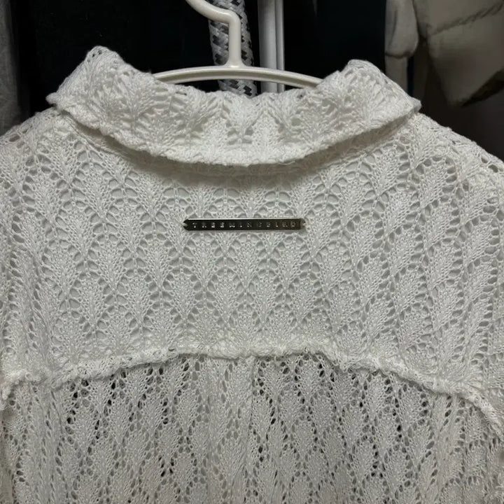 [SOLD OUT] 트리밍버드 Lace Embellished Set-up Shirt 화이트