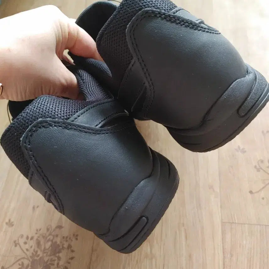[BUNJANG] Treksta Trekking Shoes - Black - 245mm / <새상품>트렉스타 Treksta 검정색 트레킹화/245