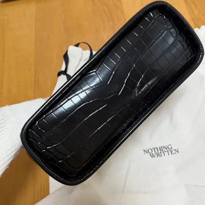 [BUNJANG] Nothing Written Croc Tote Bag / 낫띵리튼 토트백 크로커