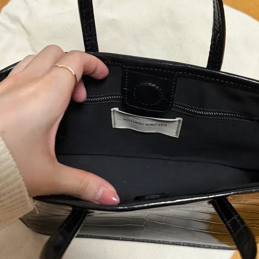 [BUNJANG] Nothing Written Croc Tote Bag / 낫띵리튼 토트백 크로커
