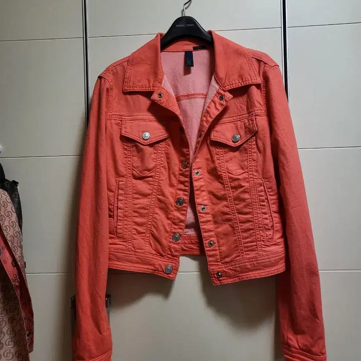 [SOLD OUT] 베네통 스판 크롭자켓(44반-55)