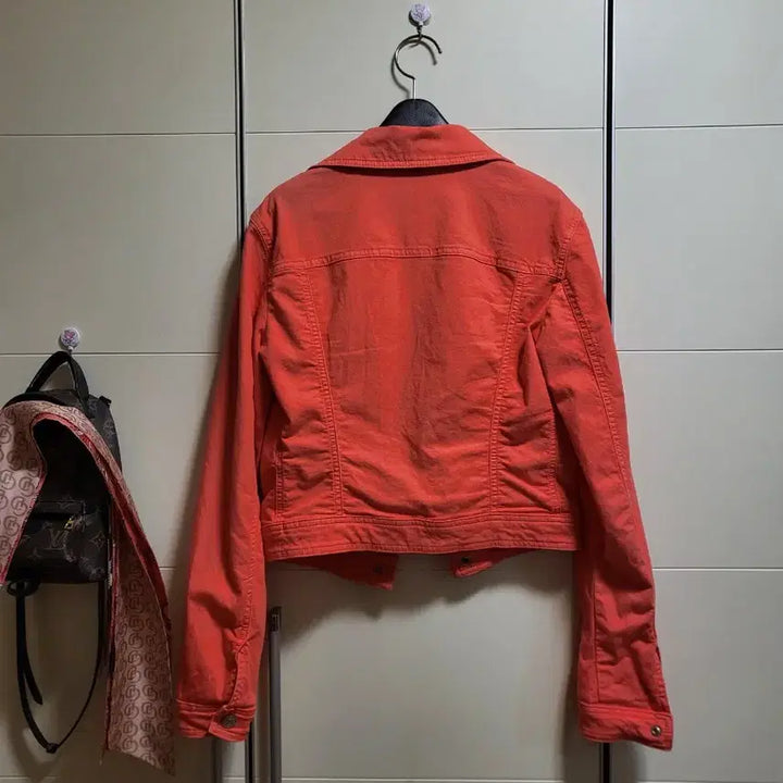 [SOLD OUT] 베네통 스판 크롭자켓(44반-55)