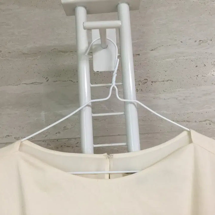 [SOLD OUT] 럭키슈에뜨 셔링 실크 블라우스 55