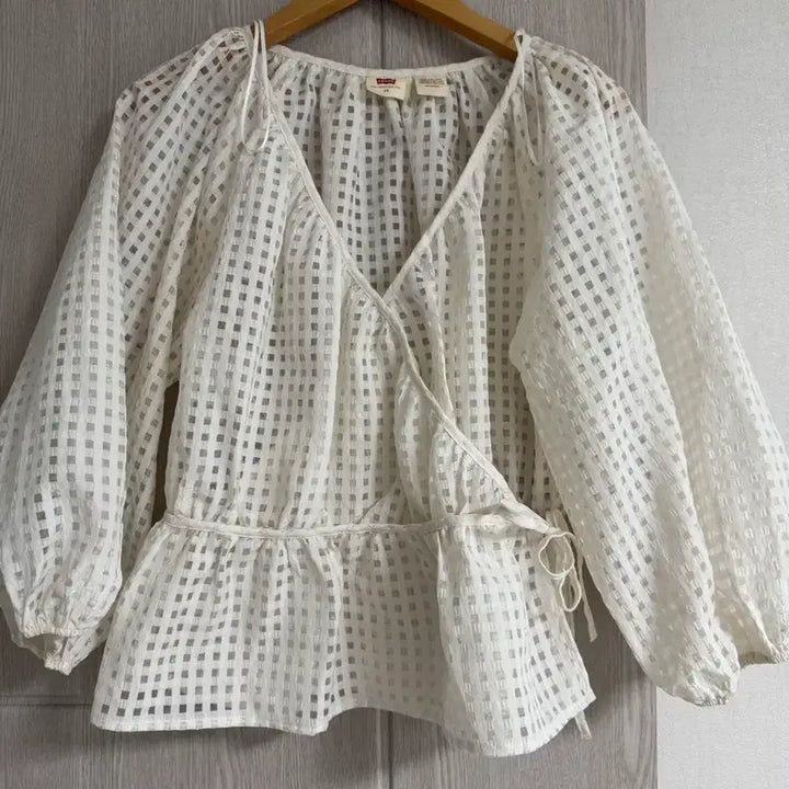 [SOLD OUT] 리바이스 화이트 체크 랩 블라우스 XS