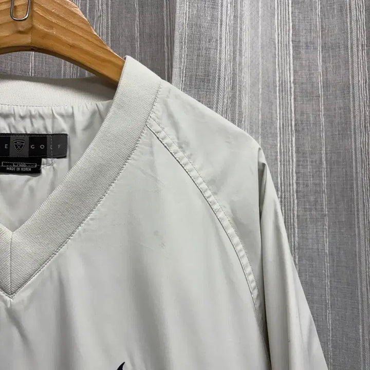 [SOLD OUT] 나이키 아이보리 스우시 브이넥 웜업
