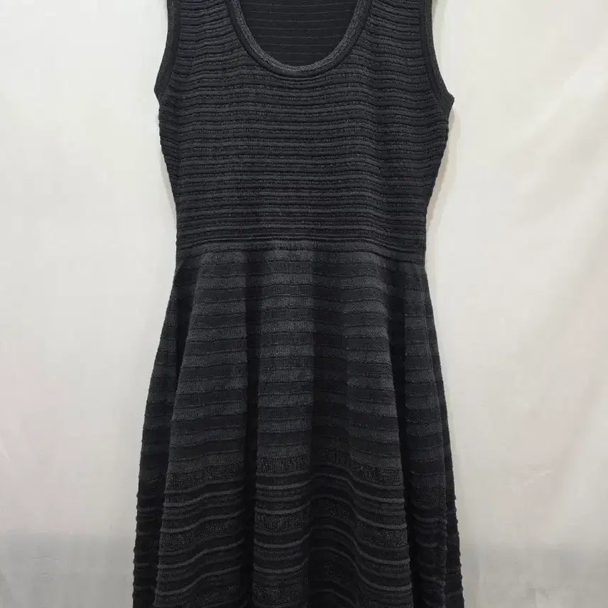 [BUNJANG] M Missoni Black Sleeveless Flare Knit Midi Dress / (정품)미쏘니 블랙 민소매 플레어 니트 원피스