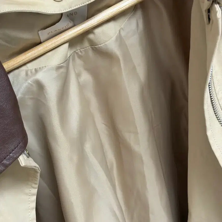 [BUNJANG] Plastic Island Faux Leather Safari Jumper / [오늘만 5만원]플라스틱 아일랜드 페이크 레더 카라 사파리형 점퍼 S