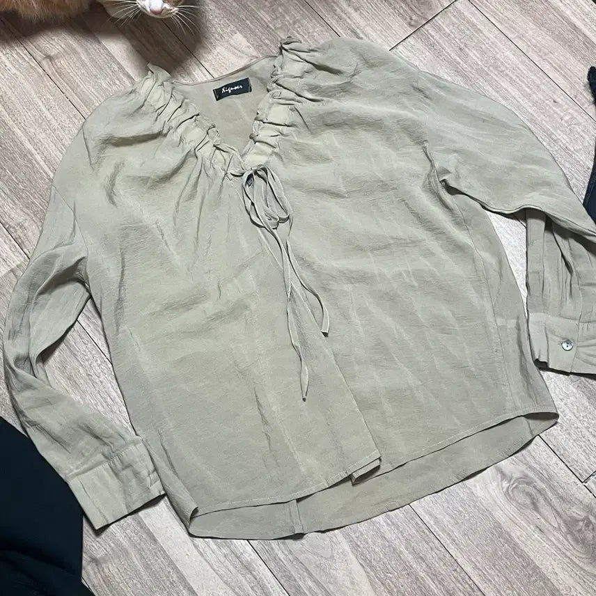 [BUNJANG] Beige Blouse / 베이지 블라우스