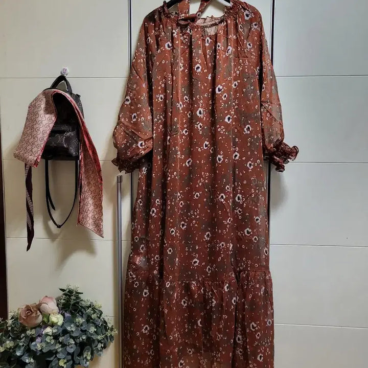 [SOLD OUT] 폴앤조 플라워 패턴 롱 쉬폰 원피스(66) 새제품