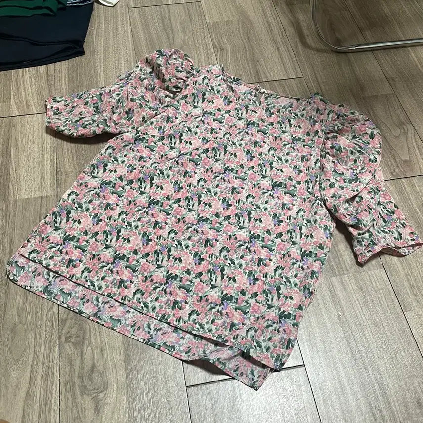 [BUNJANG] Floral Shirred Blouse / 플라워 셔링 블라우스