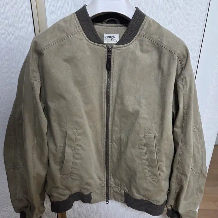 [BUNJANG] Rough Side Horizon Bomber Jacket Khaki Beige / 러프사이드 호라이즌 봄버 카키베이지 2