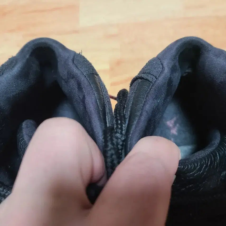 [BUNJANG] Nike Jordan 11 Black Gym Red Sneakers / 조던11 블랙짐레드 260