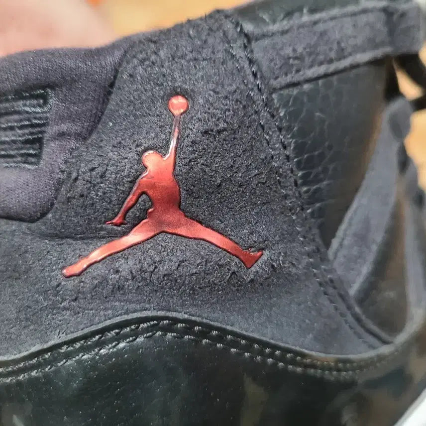 [BUNJANG] Nike Jordan 11 Black Gym Red Sneakers / 조던11 블랙짐레드 260