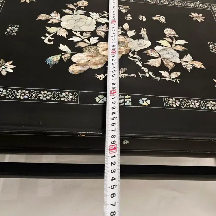 [SOLD OUT] 아름다운 봉황과 꽃 문양이 돋보이는 나전칠기 호족반 소반이에요
