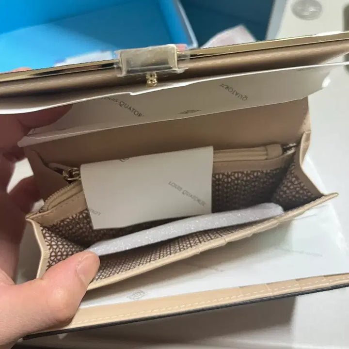 [BUNJANG] Louis Quatorze Coral Bifold Wallet / (새상품) 루이가또즈 지갑 코랄색상 판매해요