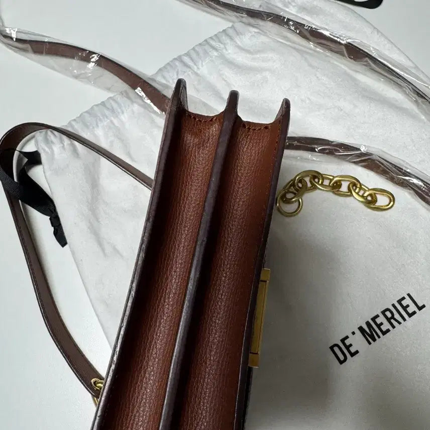 [BUNJANG] DeMeriel Crossbody Bag / 드메리엘 가방