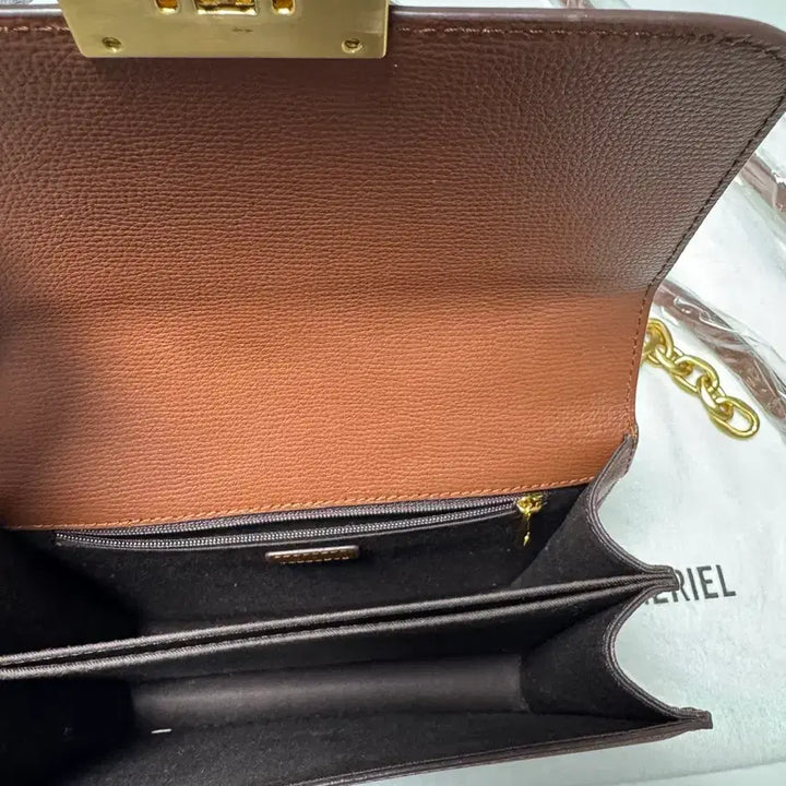 [BUNJANG] DeMeriel Crossbody Bag / 드메리엘 가방