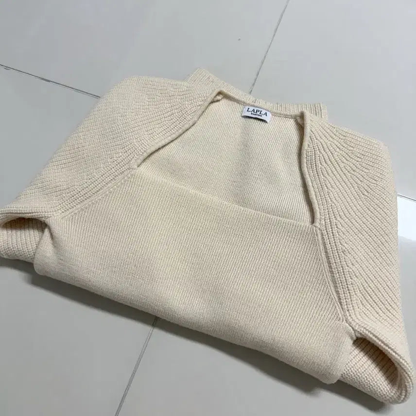 [BUNJANG] Lapla Swann Knit Sweater / 라플라 스완니트