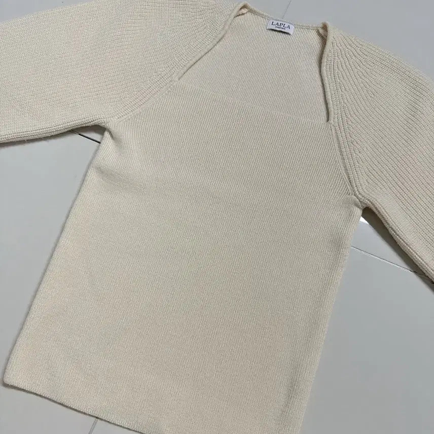 [BUNJANG] Lapla Swann Knit Sweater / 라플라 스완니트