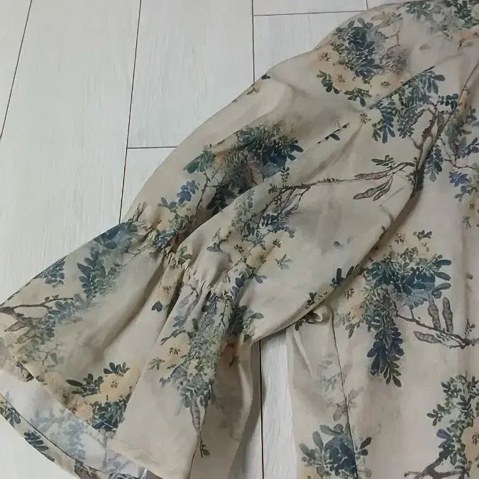 [BUNJANG] Floral Pattern Two-Piece Set / 플라워 패턴 블라우스 스커트 투피스
