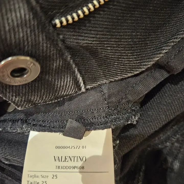 [BUNJANG] Valentino Black Denim Shorts / 발렌티노 블랙 데님 반바지