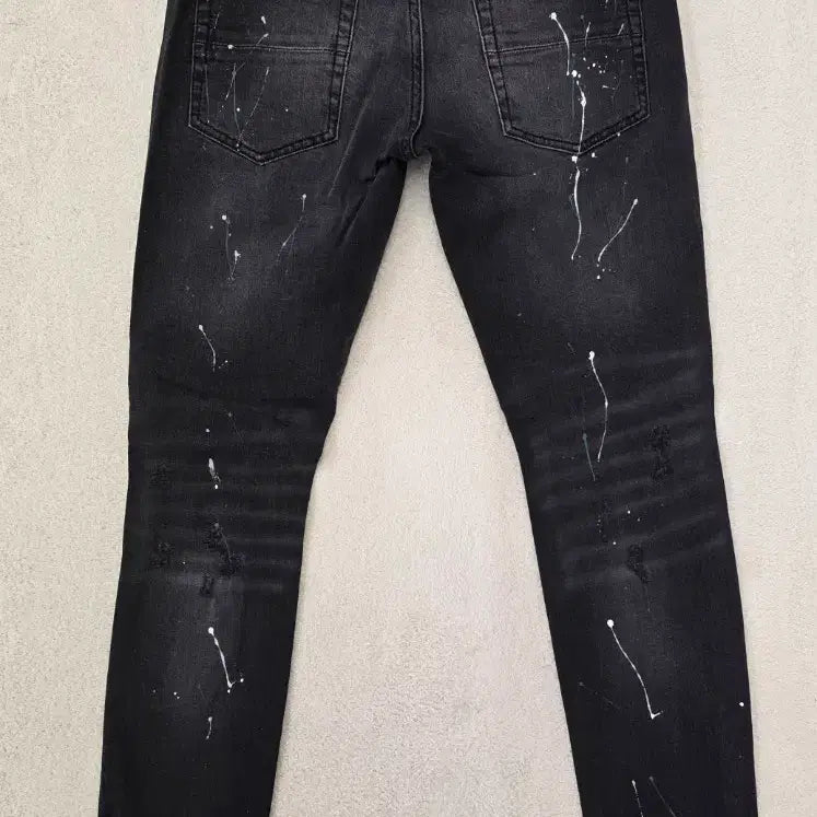 [SOLD OUT] [정품] AMIRI 아미리 페인트 스플래터 데님진.   싸이즈 30