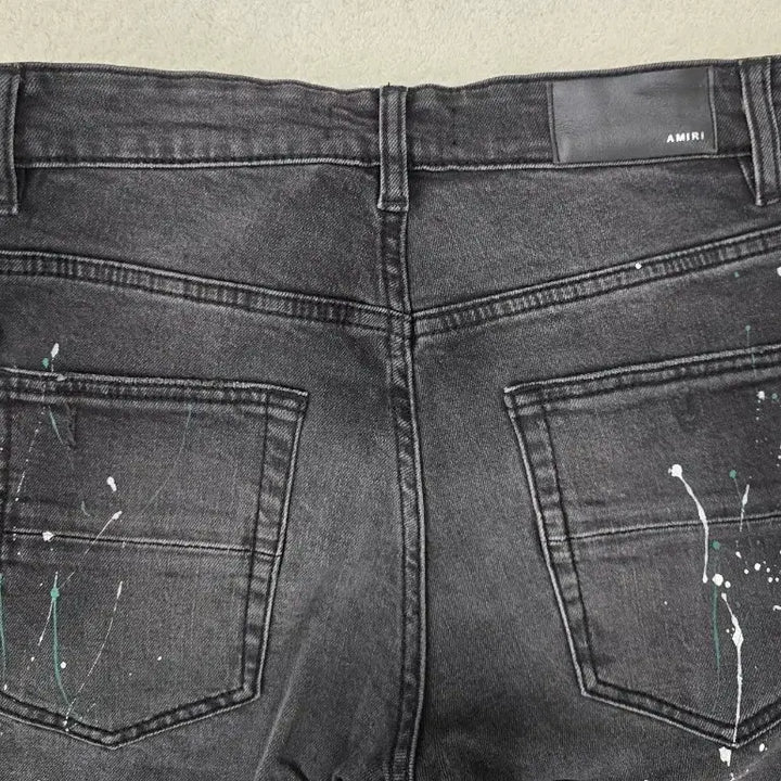 [SOLD OUT] [정품] AMIRI 아미리 페인트 스플래터 데님진.   싸이즈 30