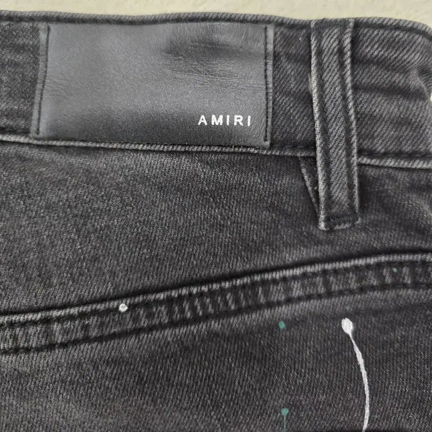 [SOLD OUT] [정품] AMIRI 아미리 페인트 스플래터 데님진.   싸이즈 30