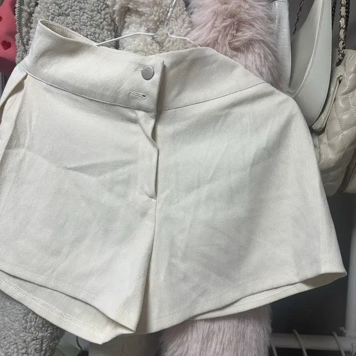 [BUNJANG] Ivory Mini Shorts / 아이보리 미니 숏팬츠