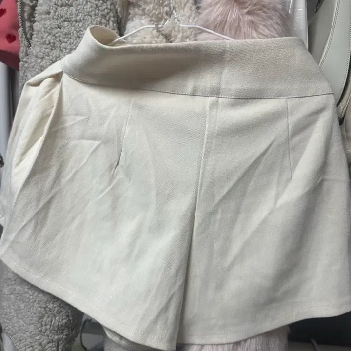 [BUNJANG] Ivory Mini Shorts / 아이보리 미니 숏팬츠