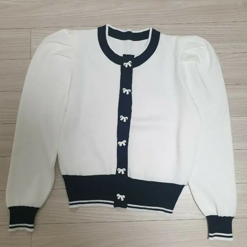 [BUNJANG] Viva Ruby Enna Puff Knit Cardigan / 비바루비 엔나퍼프니트
