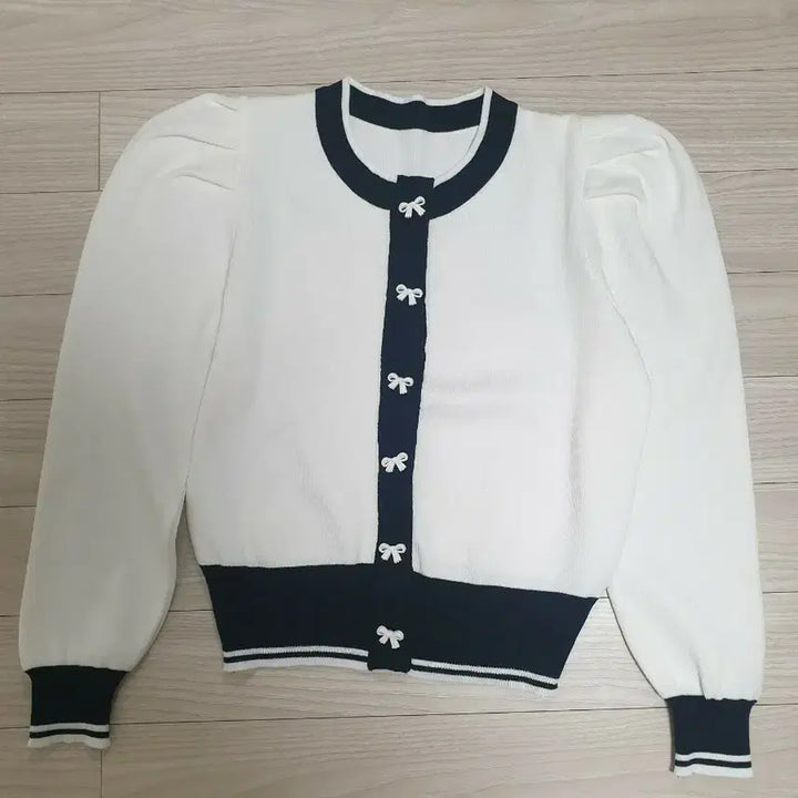 [BUNJANG] Viva Ruby Enna Puff Knit Cardigan / 비바루비 엔나퍼프니트