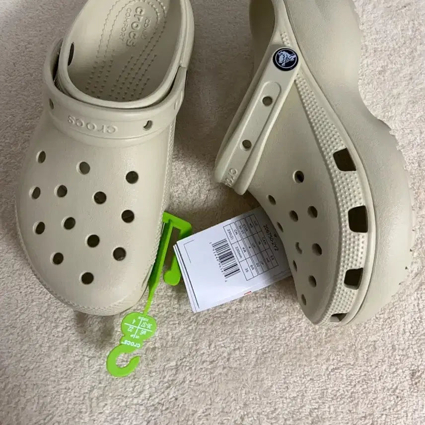 [BUNJANG] Crocs Platform Clogs Beige 240 Size / M5/W7크록스 플랫폼클로그 베이지240사이즈