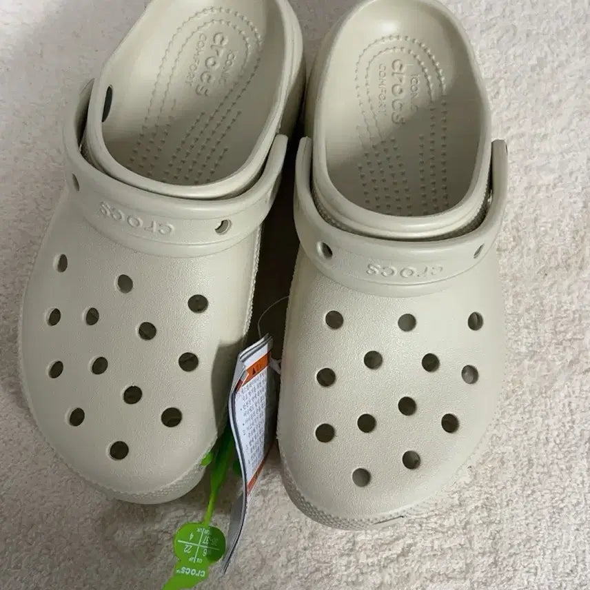 [BUNJANG] Crocs Platform Clogs Beige 240 Size / M5/W7크록스 플랫폼클로그 베이지240사이즈