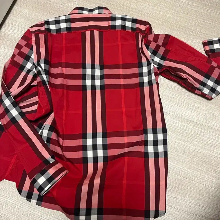 [SOLD OUT] 버버리 레드 티셔츠