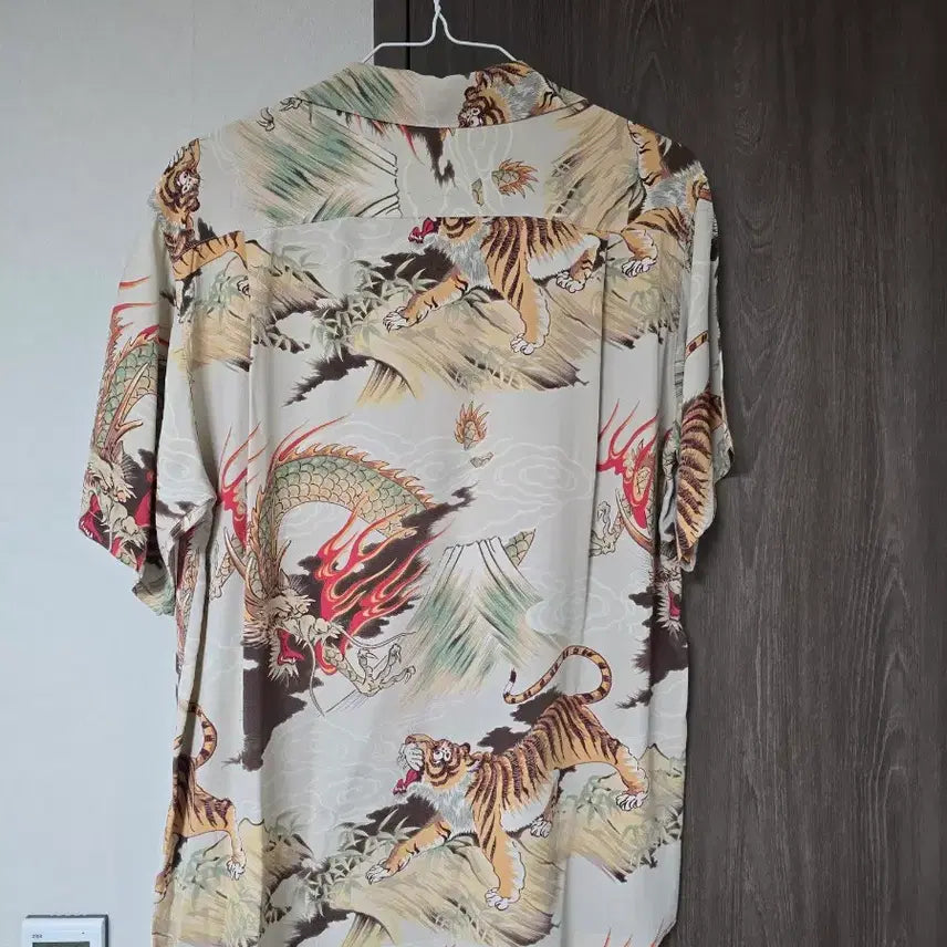 [BUNJANG] Sunsurf Rayon Dragon and Tiger Hawaiian Shirt / 선서프 sunsurf 레이온 용호랑이 하와이안/알로하셔츠 l