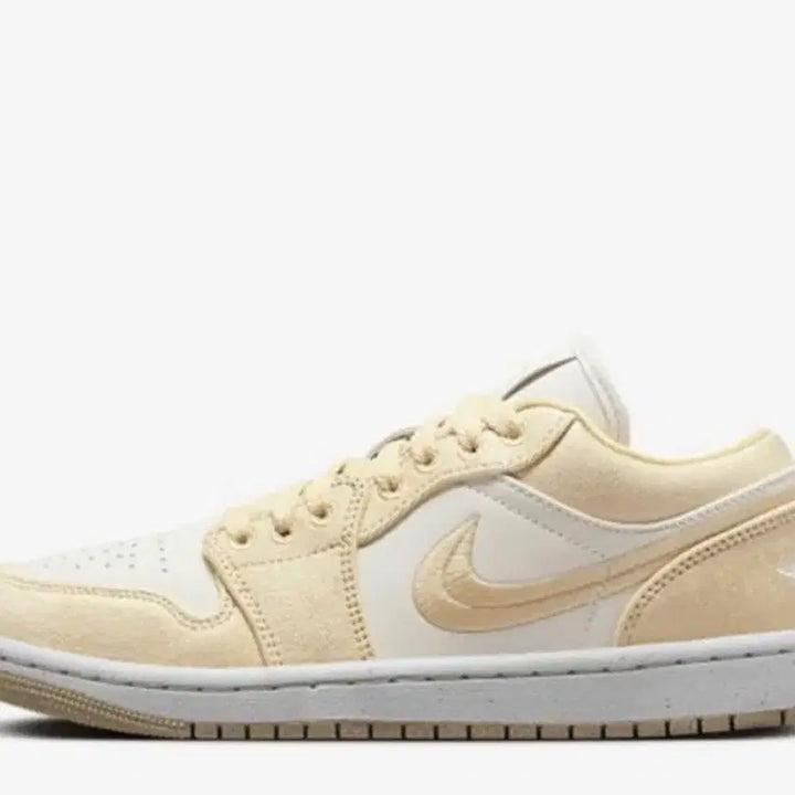 [BUNJANG] Nike Air Jordan 1 Low SE Team Gold Women&