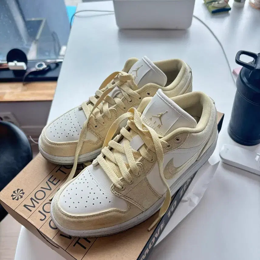 [BUNJANG] Nike Air Jordan 1 Low SE Team Gold Women&