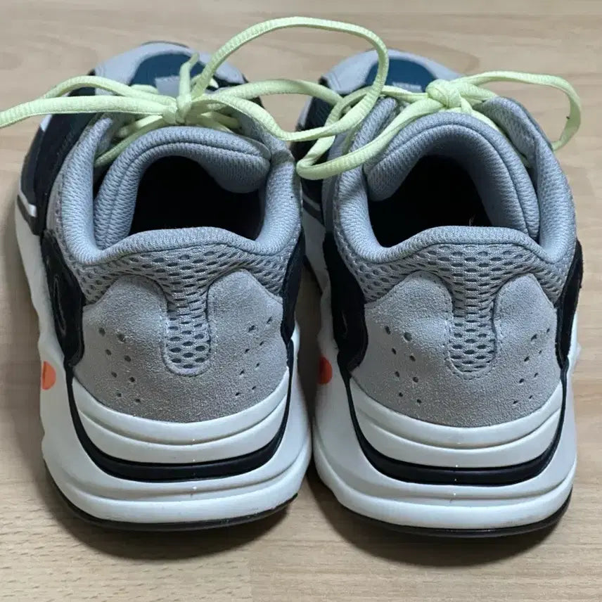 [BUNJANG] 아디다스 이지부스트 700 웨이브러너 B75571 / 아디다스 이지부스트 700 웨이브러너 B75571