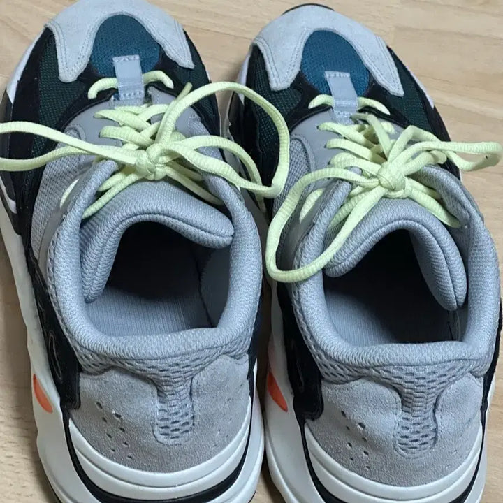 [BUNJANG] 아디다스 이지부스트 700 웨이브러너 B75571 / 아디다스 이지부스트 700 웨이브러너 B75571