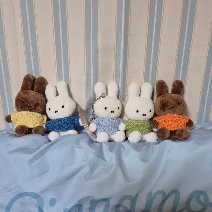 [BUNJANG] Miffy Melanie Tweed Keyring / 트위드입은 멜라니 미피 키링 새상품