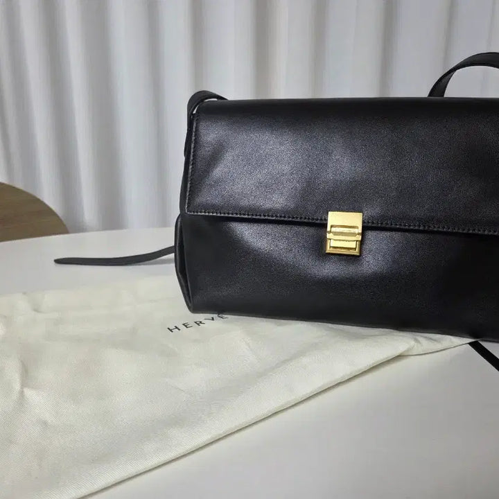 [BUNJANG] HERVE VERTE Leather Bag / HERVE 에르베 숄더백  VERTE BAG