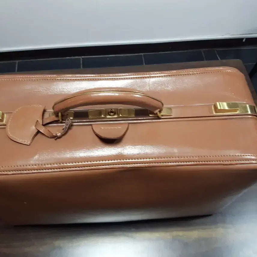 [BUNJANG] Vintage Leather Hand Carry-on Luggage / 빈티지 가죽 핸디캐리어