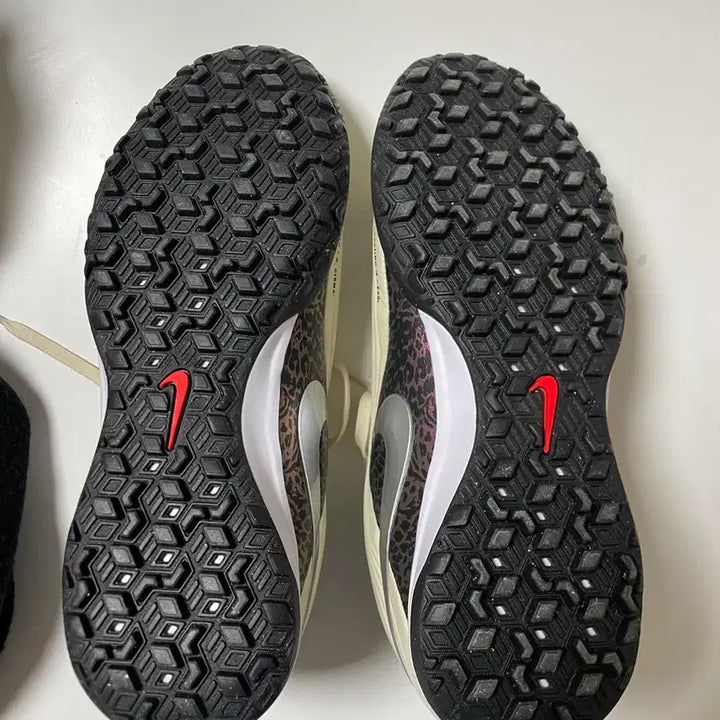 [BUNJANG] Nike Tiempo TF Soccer Shoes (265) / 나이키 티엠포 tf 풋살화 (265)