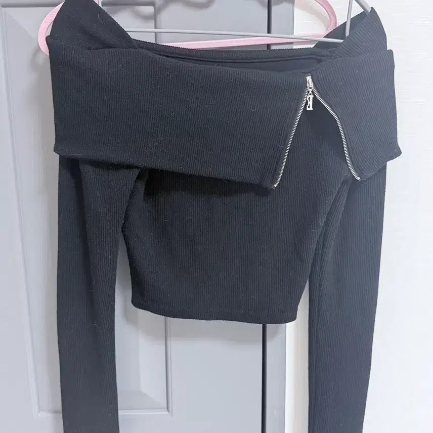 [BUNJANG] Zipper Off-Shoulder Long Sleeve T-Shirt / 지퍼오프숄더