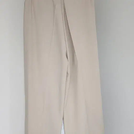 [BUNJANG] Momoko Beige Slacks (Size S) / 모모코 고급스러운 베이지 슬랙스 스몰